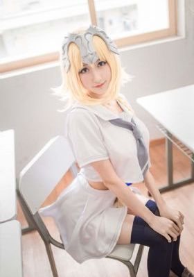 她在丈夫面前被_DVD电影全集观看